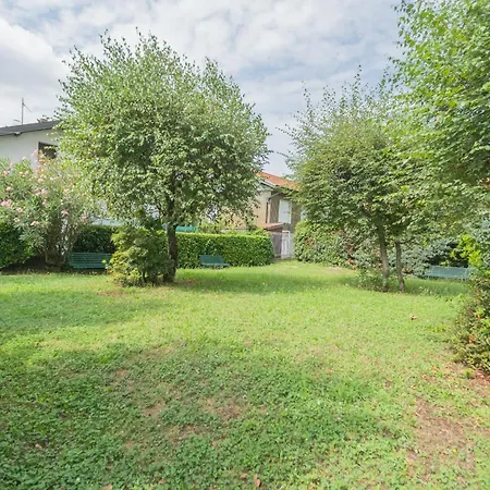 Lägenhet Casa Di Silvia. Sei Km Da Lipomo